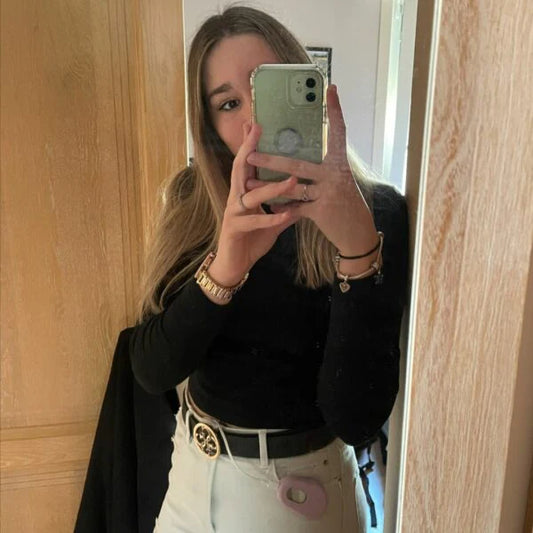 Image de témoignage Ellune "Soulage ma douleur en quelques minutes ! Grâce à Ellune, ma douleur est soulagée après seulement quelques minutes. L'écran est très pratique." - Amber